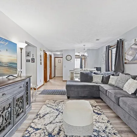 Spacious Modern Condo - 1St Floor - One Block To The Beach Myrtle Beach Exterior photo